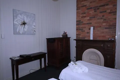 One Thornbury Bed & Breakfast Brisbane 4*,