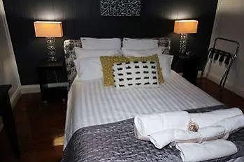 ****  One Thornbury Bed & Breakfast Brisbane Australia