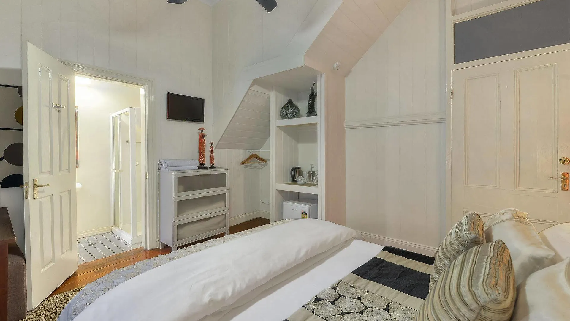 One Thornbury Bed & Breakfast Brisbane